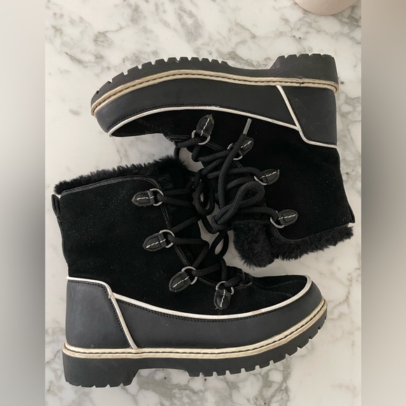 ALDO Alta Winter Boots Black Faux Fur Lace up Size 7 Snow - Picture 5 of 6